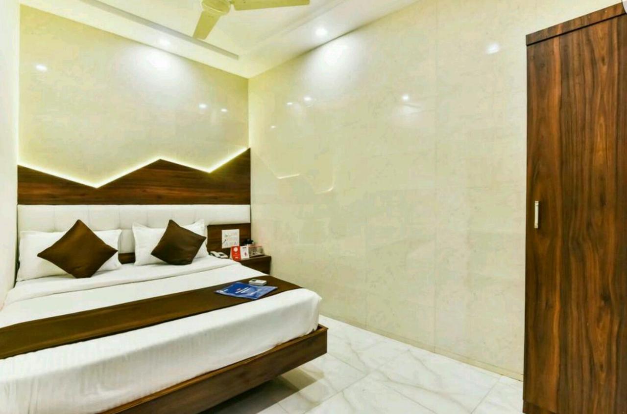 Hotel Palace Residency Near Lokmanya Tilak Terminus Мумбаи Экстерьер фото