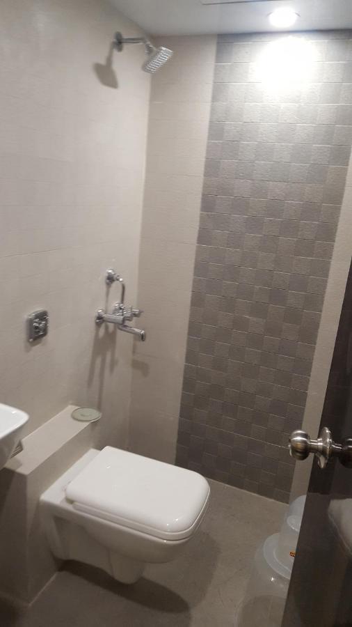 Hotel Palace Residency Near Lokmanya Tilak Terminus Мумбаи Экстерьер фото