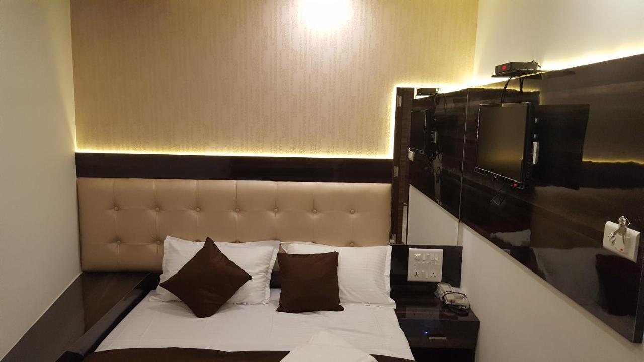 Hotel Palace Residency Near Lokmanya Tilak Terminus Мумбаи Экстерьер фото