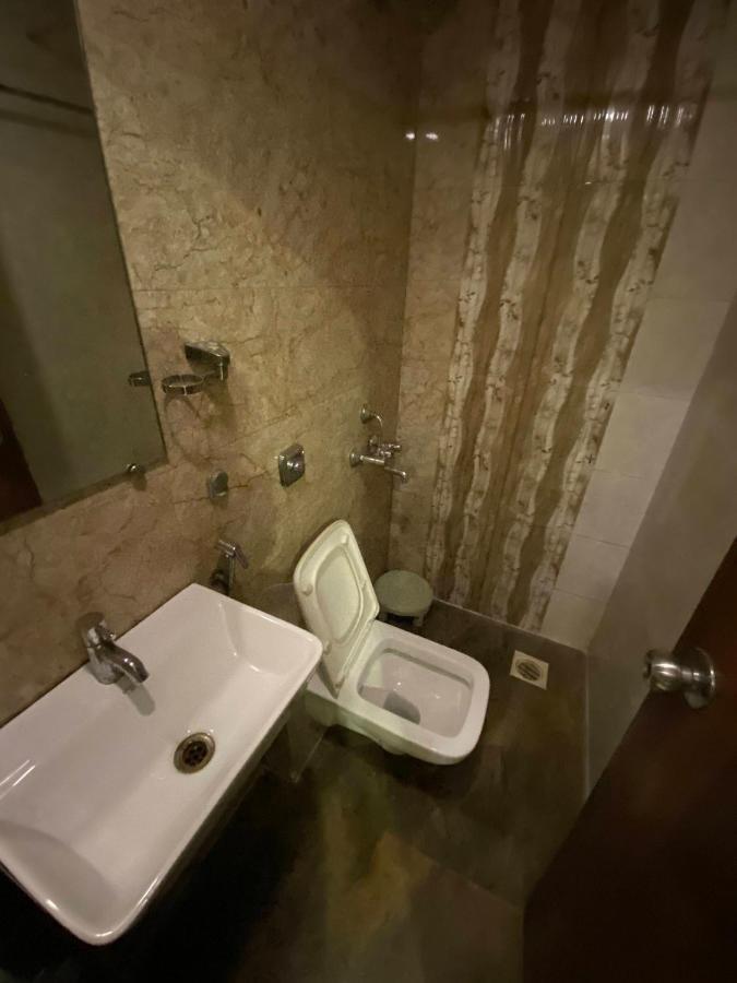 Hotel Palace Residency Near Lokmanya Tilak Terminus Мумбаи Экстерьер фото