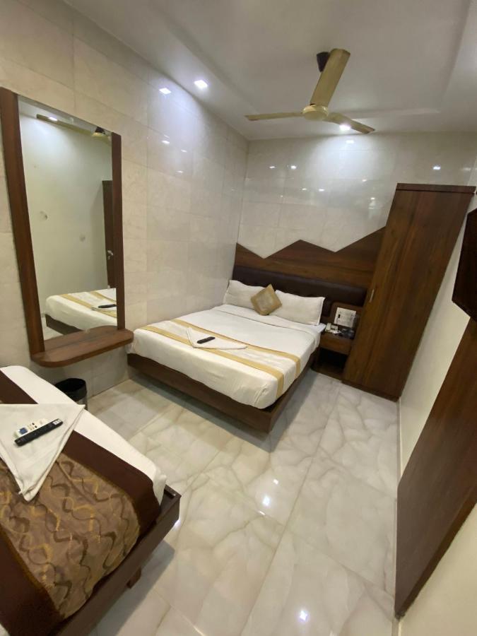 Hotel Palace Residency Near Lokmanya Tilak Terminus Мумбаи Экстерьер фото
