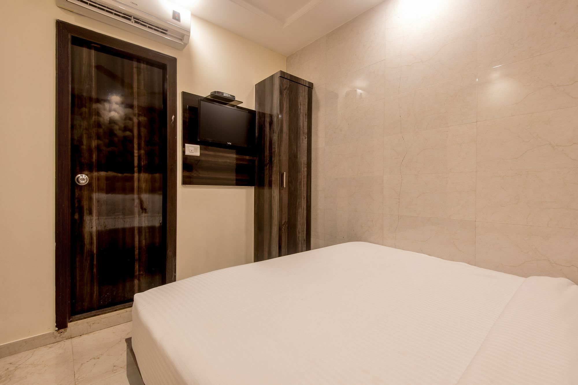 Hotel Palace Residency Near Lokmanya Tilak Terminus Мумбаи Экстерьер фото