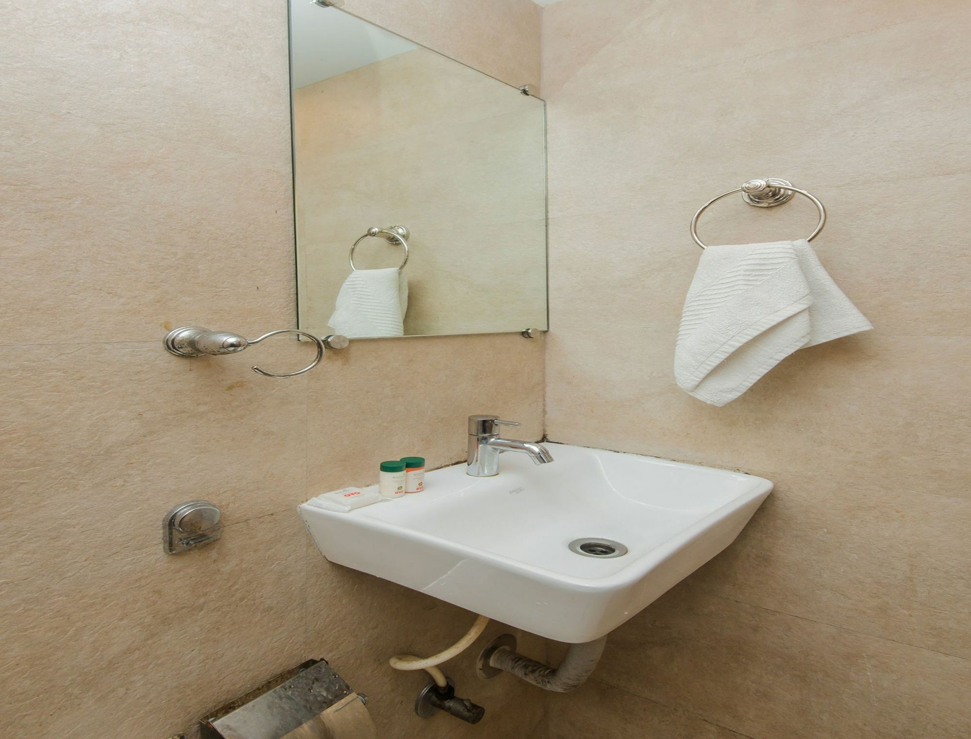 Hotel Palace Residency Near Lokmanya Tilak Terminus Мумбаи Экстерьер фото