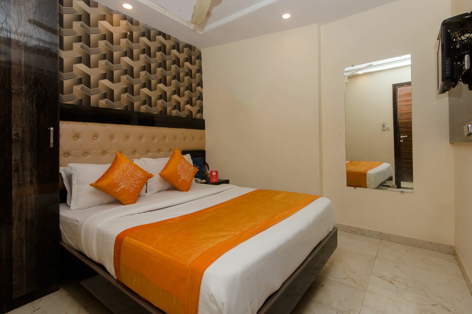 Hotel Palace Residency Near Lokmanya Tilak Terminus Мумбаи Экстерьер фото